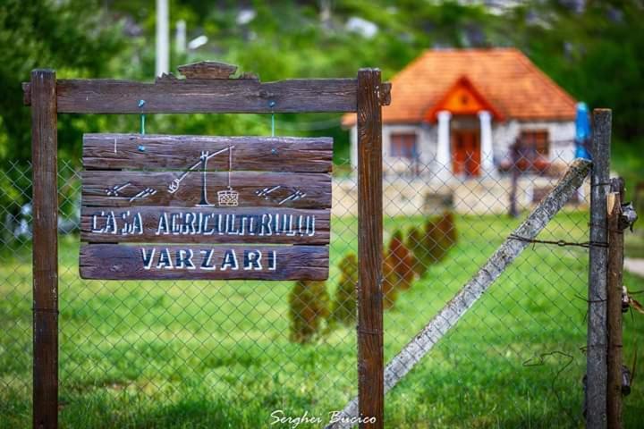 Casa Agricultorului Varzari Butuceny Exteriér fotografie